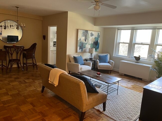 Guest Suite - 4801 Connecticut Avenue Apartments