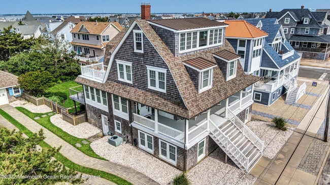 Building Photo - 809 S Ocean Ave