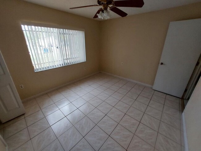 Building Photo - 713 Yucatan Ct