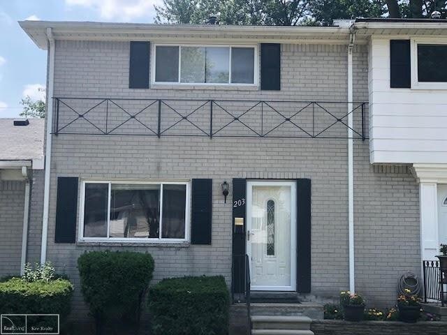 Primary Photo - 203 N Christine Cir
