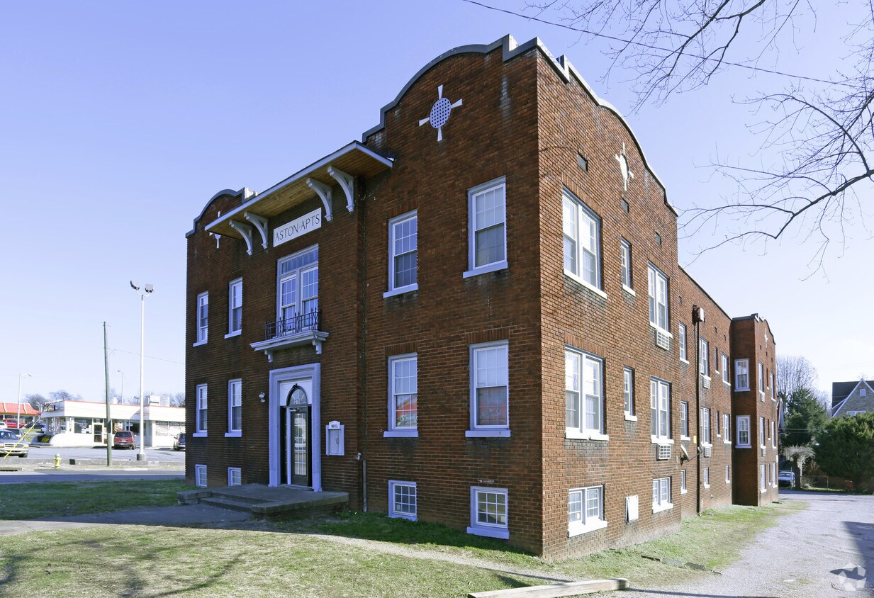 2736 E Magnolia Ave, Knoxville, TN 37914 Apartments in Knoxville, TN