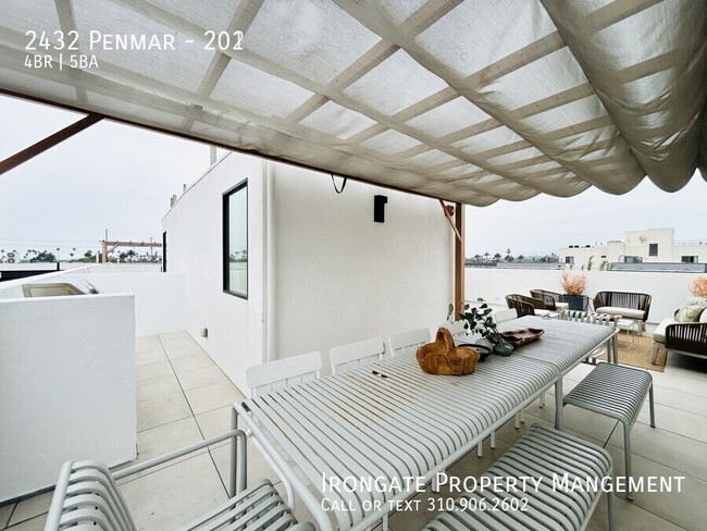 Building Photo - 2432 Penmar-202