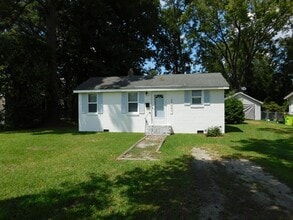Building Photo - 2208 Spencer Ave