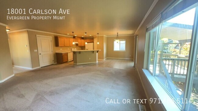 Foto del edificio - 18001 Carlson Ave