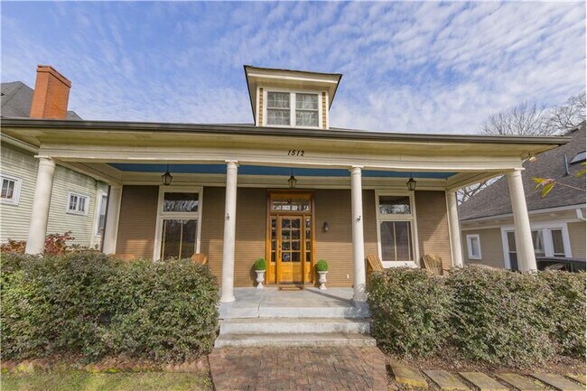 Foto del edificio - 1512 Beechwood Ave