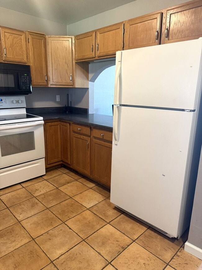 Foto del edificio - For Rent: Cozy 2 Bed / 2 Bath Furnished Ho...