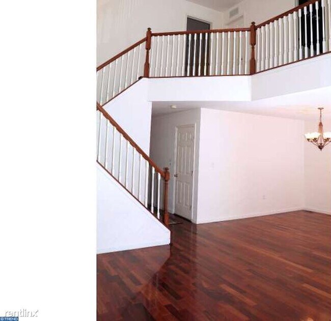 Foto del edificio - 2 br, 3 bath Townhome - 10 hopkins court