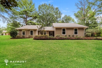 Building Photo - 406 Trailwood Dr