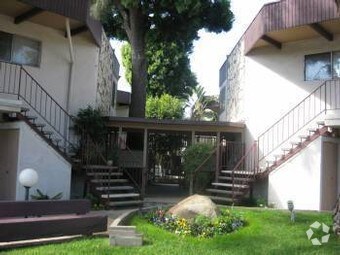 Primary Photo - 8427 Balboa Blvd