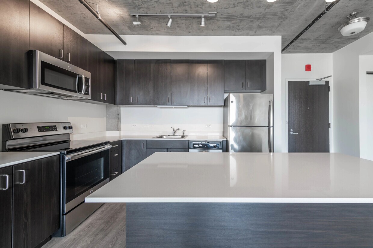 Foto principal - 3204 N Clark St