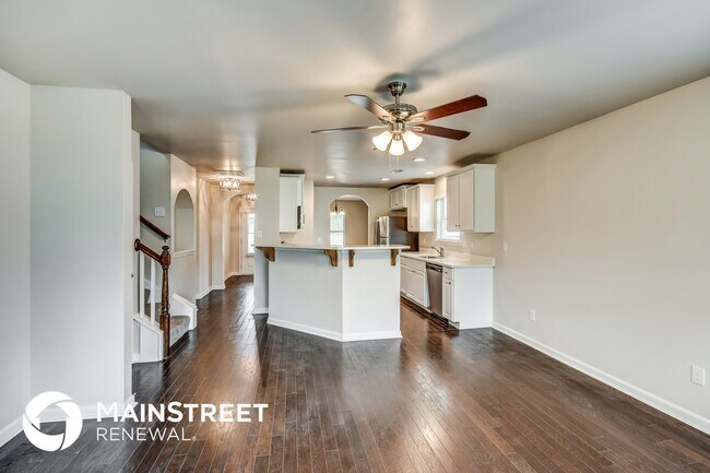 Foto del edificio - 6672 Woodford Ln