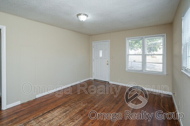Foto del edificio - 2413 Moore Ave NW