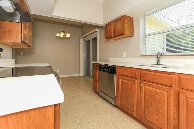 Building Photo - 5915 Beechmont Blvd