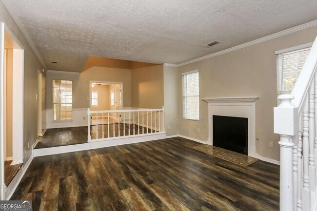 Foto del edificio - 442 Sherwood Oaks Rd