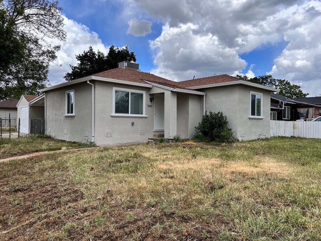 Primary Photo - 1651 Nogales St