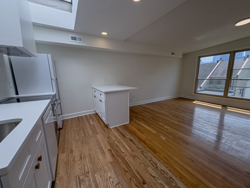 Photo - 1934 Green Street - 3FL
