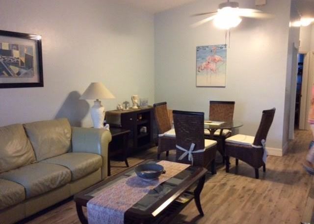 Foto del edificio - 15393 Bellamar Cir