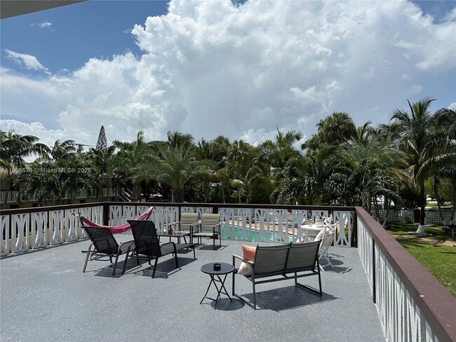 Building Photo - 2900 NE 17th Ave