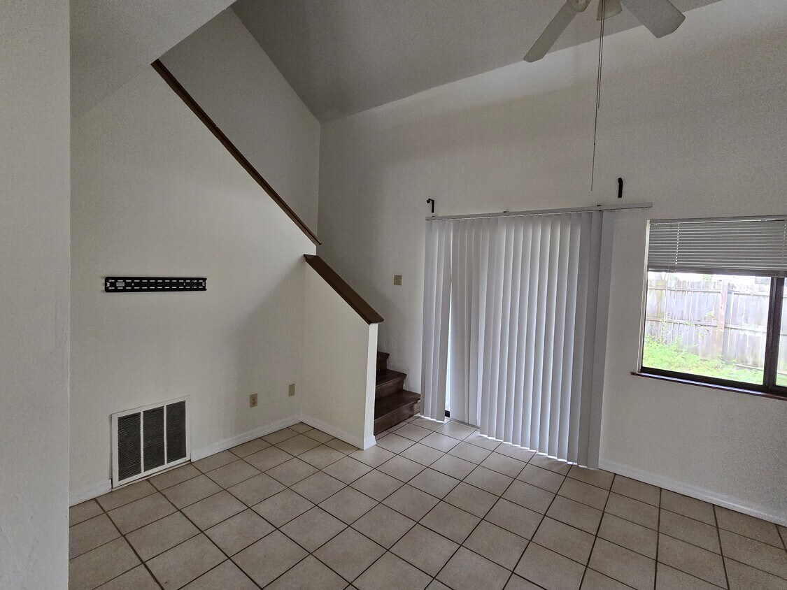 1193 Songbird Ln, Jacksonville, FL 32233 Townhome Rentals in