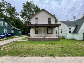 Building Photo - 933 W Southern Ave