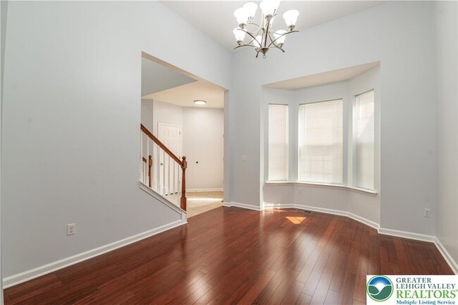 Building Photo - 835 Spring White Dr