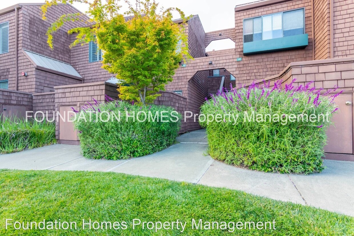 Primary Photo - 2 br, 2 bath House - 21 Marsh Rd