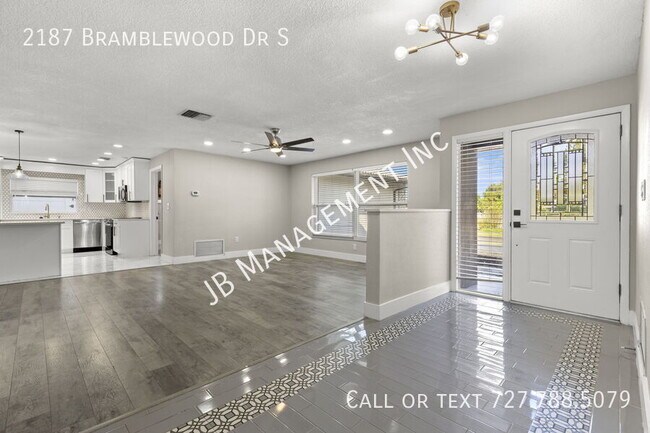Foto del edificio - 2187 Bramblewood Dr S