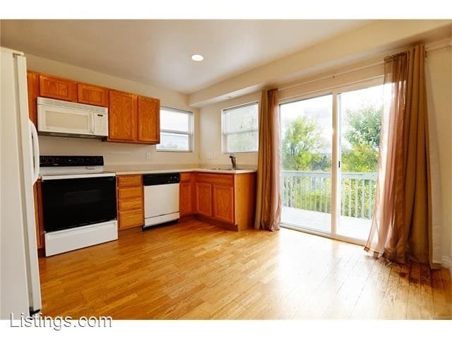 Building Photo - 3 br, 3 bath House - 1898 Oakcrest Cir #1-O