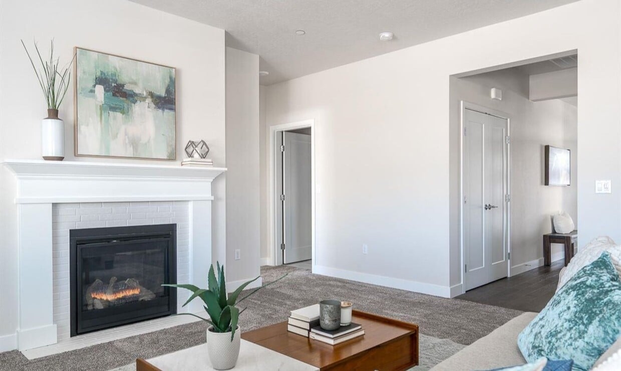 Building Photo - 3BR Home in Richland – Gas Fireplace, Fenc...