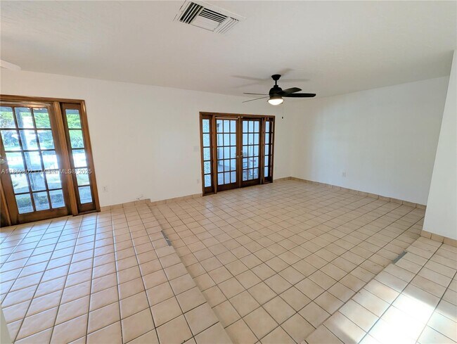 Building Photo - 6763 SW 140th Ave