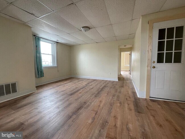 Building Photo - 508.5 N High St
