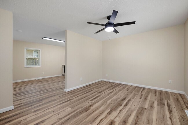 Foto del edificio - 1649 N Patterson Ave