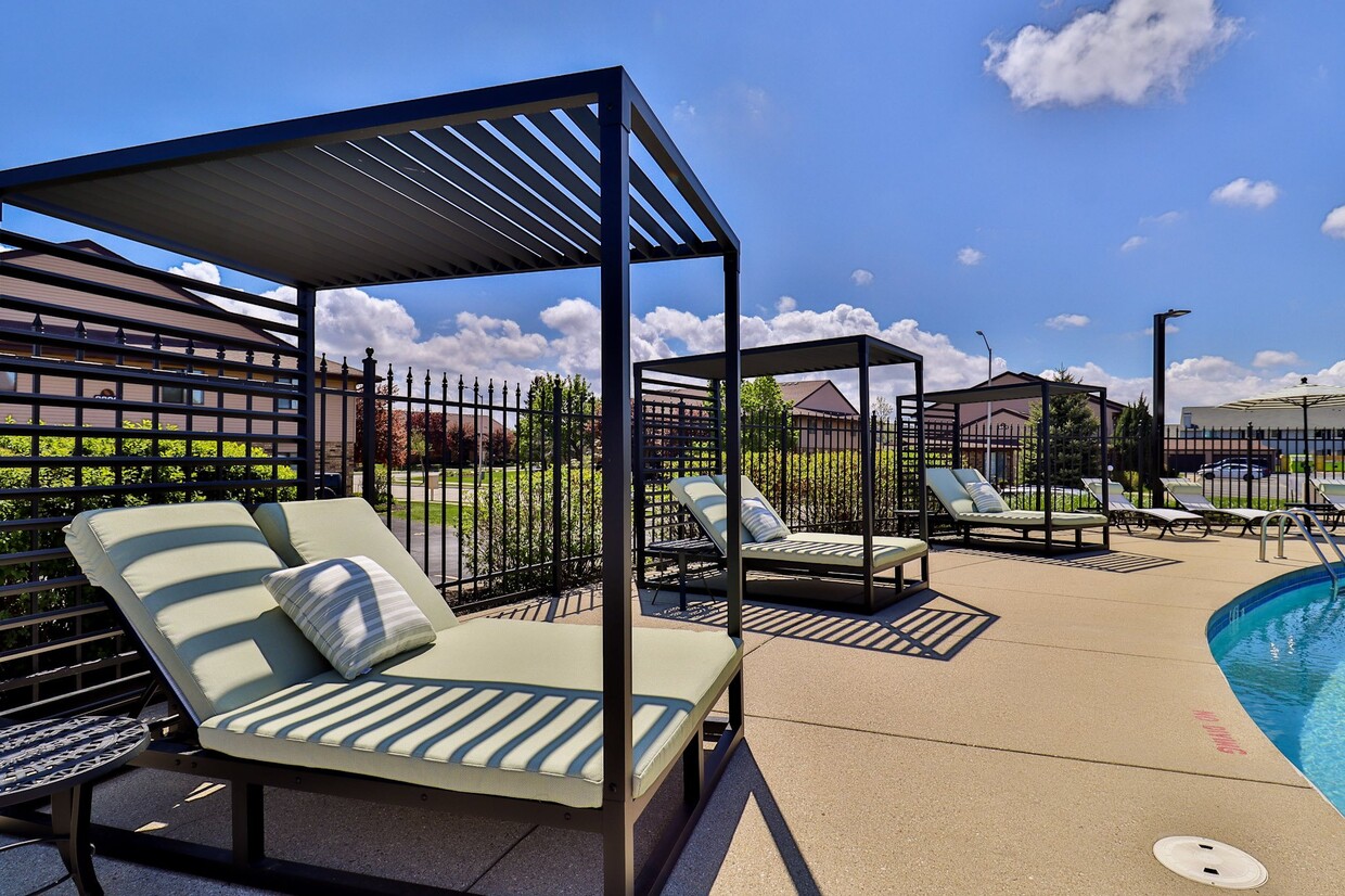 Primary Photo - Country Oaks Apartments