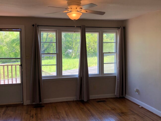 Building Photo - 162 W 14th St