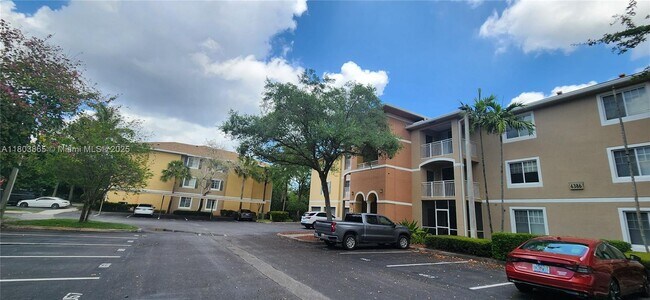 Foto del edificio - 6492 Emerald Dunes Dr