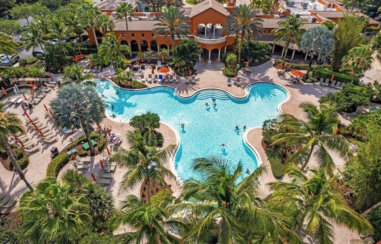 Foto principal - ** 2/2 FIRST FLOOR UNIT ** OLE' AT LELY RE...