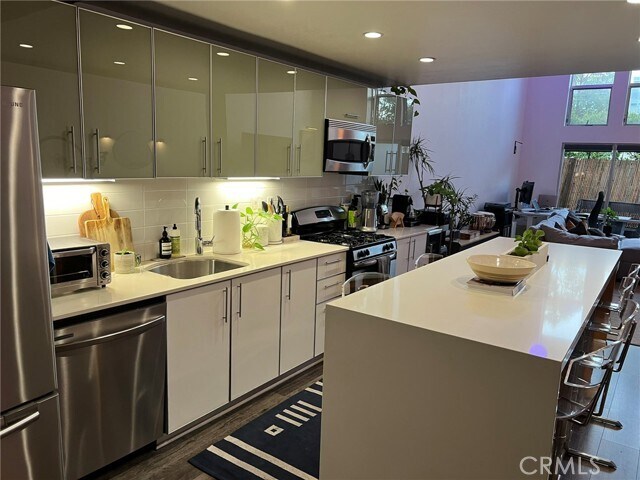 Foto del edificio - 4215 Glencoe Ave