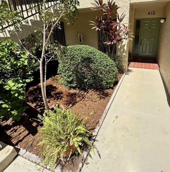 Building Photo - 5121 Oakhill Ln