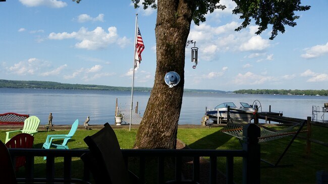 Foto del edificio - 2372 Lakeside Dr