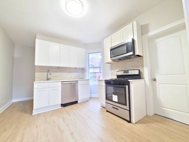 Building Photo - 5304 Palisade Ave