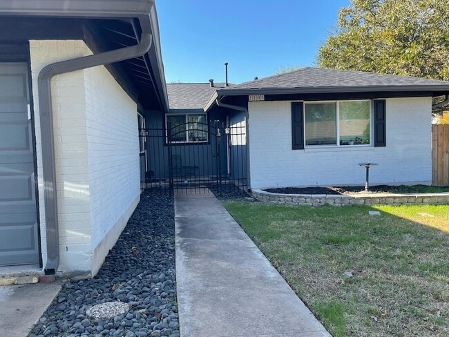 Foto del edificio - 1105 Inland Greens