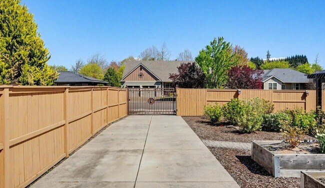 Foto del edificio - 2981 NE Kindsey Ln