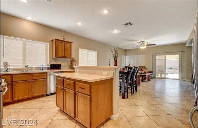 Foto del edificio - Entertainment Paradise: Fully Equipped Home with Heated Pool and Spa!