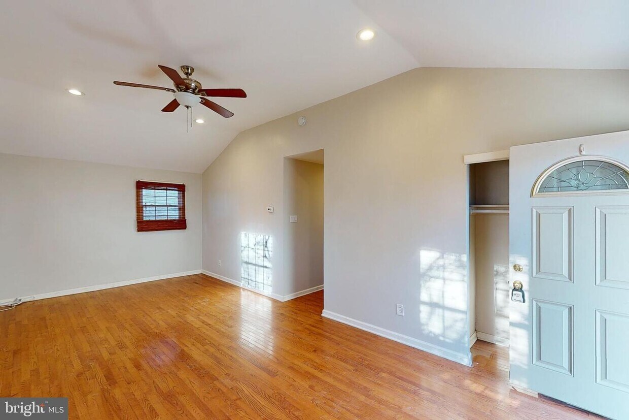 Foto principal - 5427 Witherspoon Ave