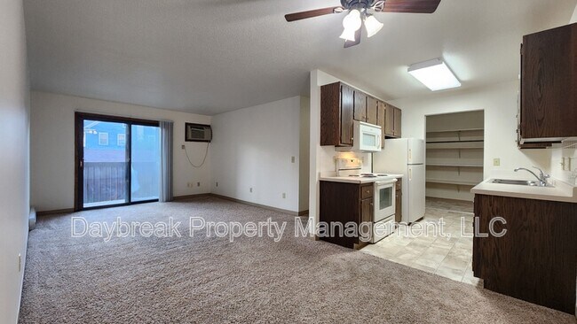 Building Photo - 507 11th St S