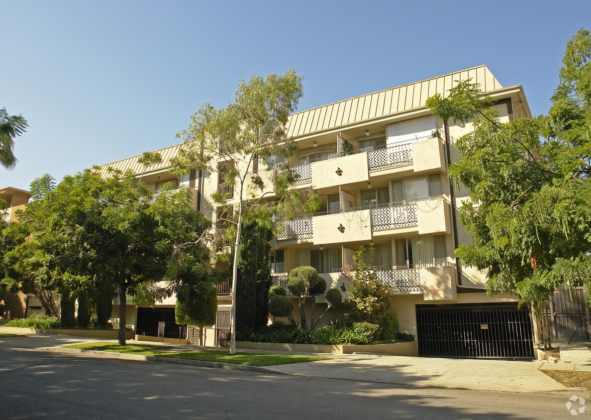 7533 Lexington Avenue - Cypress Pines