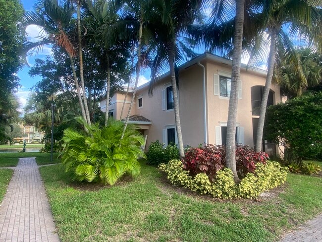 Building Photo - 2812 Grande Pky