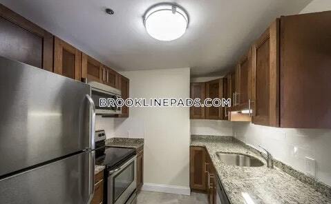 Building Photo - 1111 Beacon St