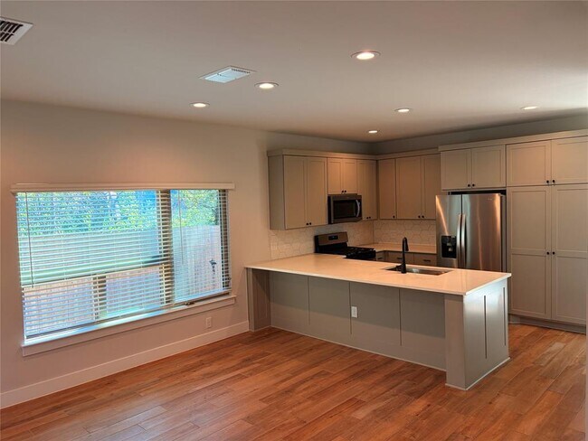 Foto del edificio - 3411 Willow Springs Rd
