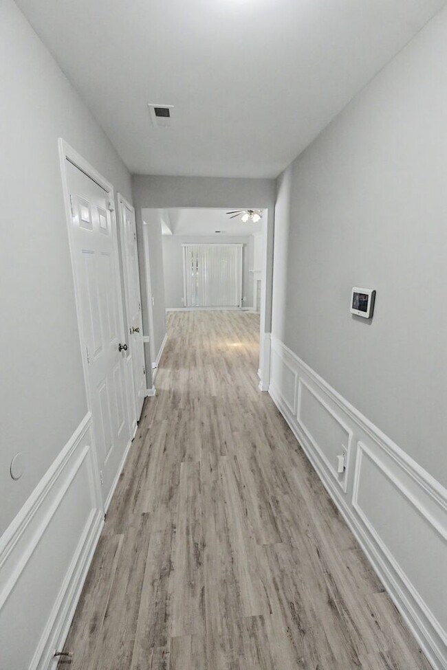 Foto del edificio - 1416 Rumstone Ln